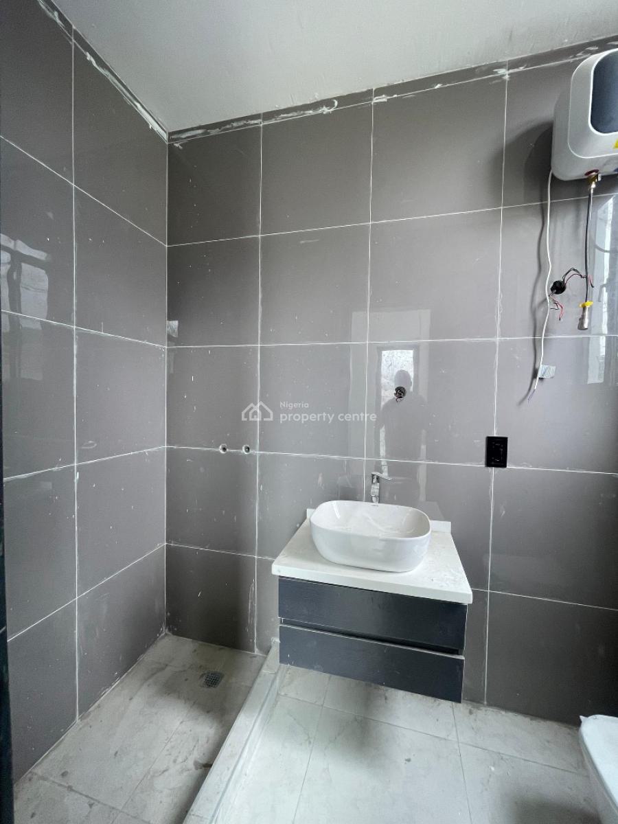 2bedroom Apartment, Lekki Phase 1, Lekki, Lagos, Flat / Apartment for Sale