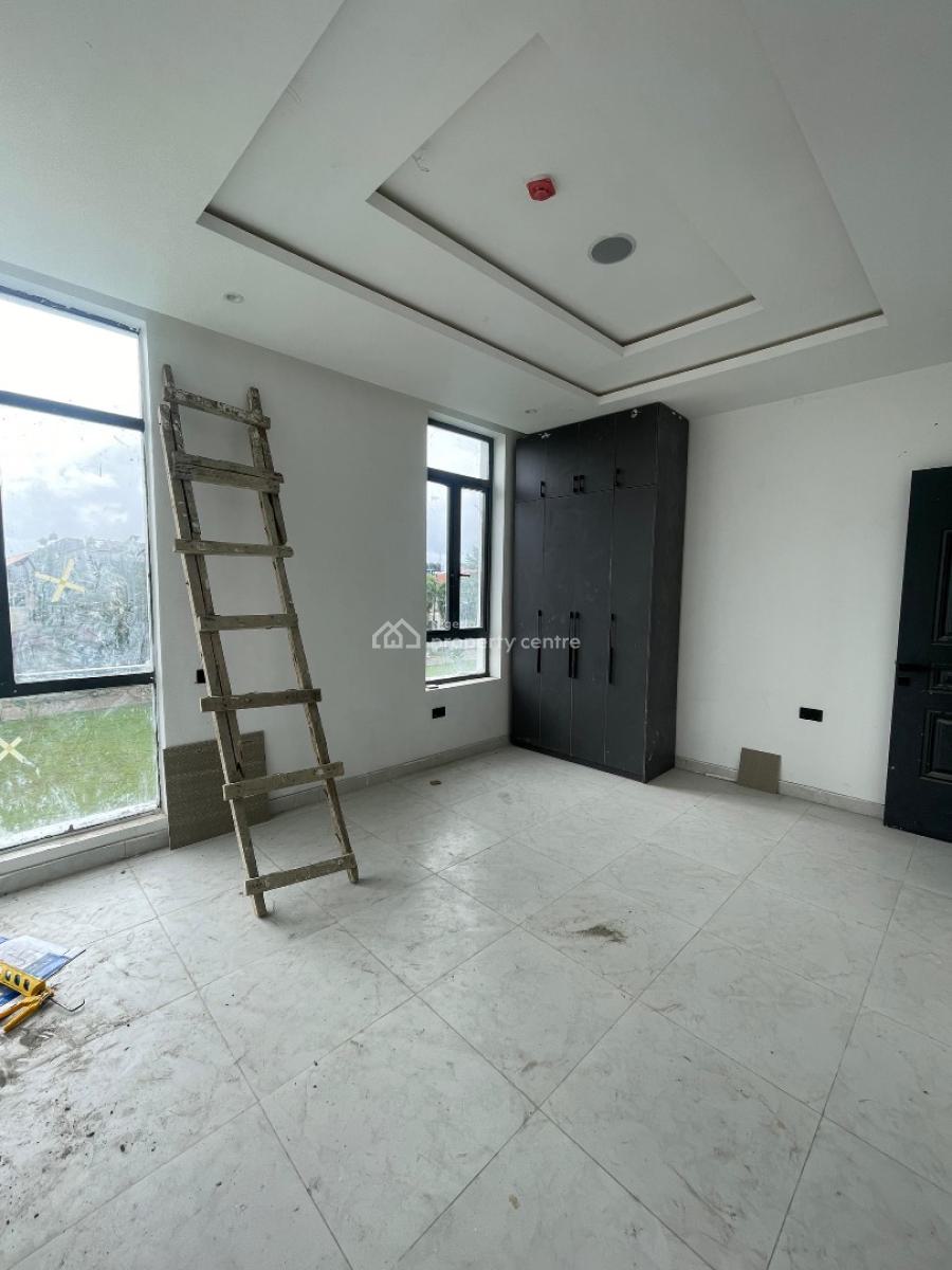2bedroom Apartment, Lekki Phase 1, Lekki, Lagos, Flat / Apartment for Sale