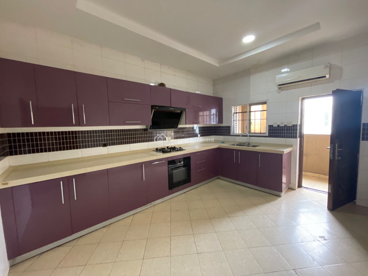 3bedroom on Top Floor with Bq and Swimming Pool, Lekki Phase 1, Lekki, Lagos, Flat / Apartment for Rent