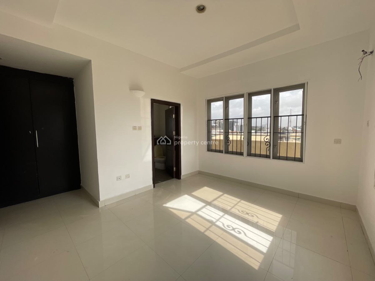 3bedroom on Top Floor with Bq and Swimming Pool, Lekki Phase 1, Lekki, Lagos, Flat / Apartment for Rent