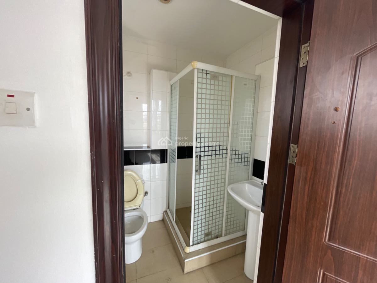 3bedroom on Top Floor with Bq and Swimming Pool, Lekki Phase 1, Lekki, Lagos, Flat / Apartment for Rent