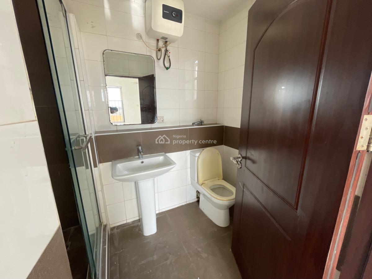 3bedroom on Top Floor with Bq and Swimming Pool, Lekki Phase 1, Lekki, Lagos, Flat / Apartment for Rent