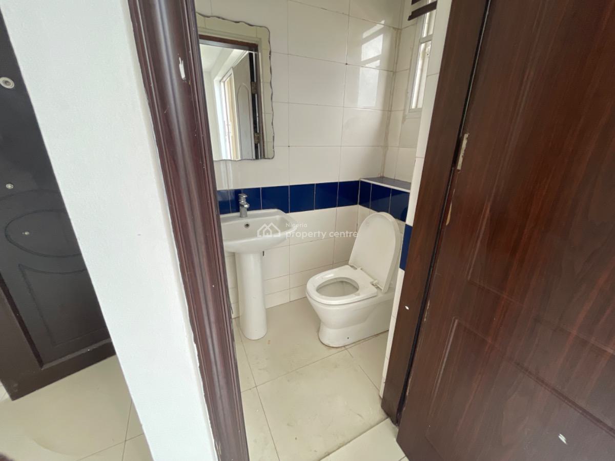 3bedroom on Top Floor with Bq and Swimming Pool, Lekki Phase 1, Lekki, Lagos, Flat / Apartment for Rent