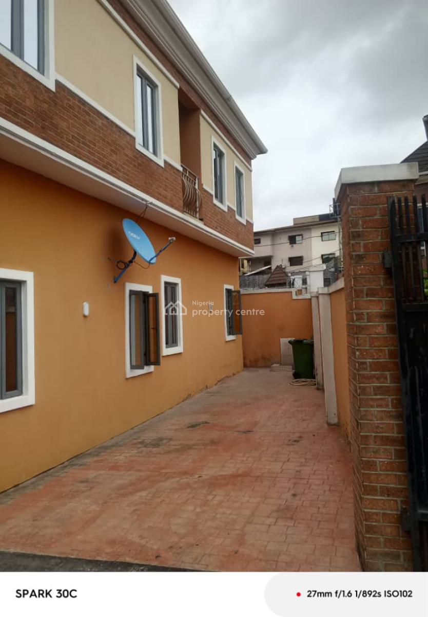 5 Block L of Flats, Omole Phase 2, Ikeja, Lagos, Block of Flats for Sale
