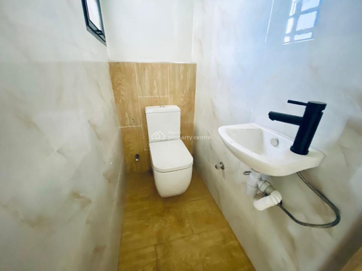 Specious Well Built Fully Serviced  3bedroom Apartment Wit Bq and Pool, Lekki Right, Lekki Phase 1, Lekki, Lagos, Flat / Apartment for Sale