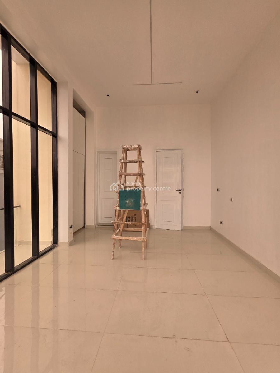 Luxury 3 Bedroom Apartment with Elevator + Swimming Pool, Lekki Phase 1, Lekki, Lagos, Flat / Apartment for Sale