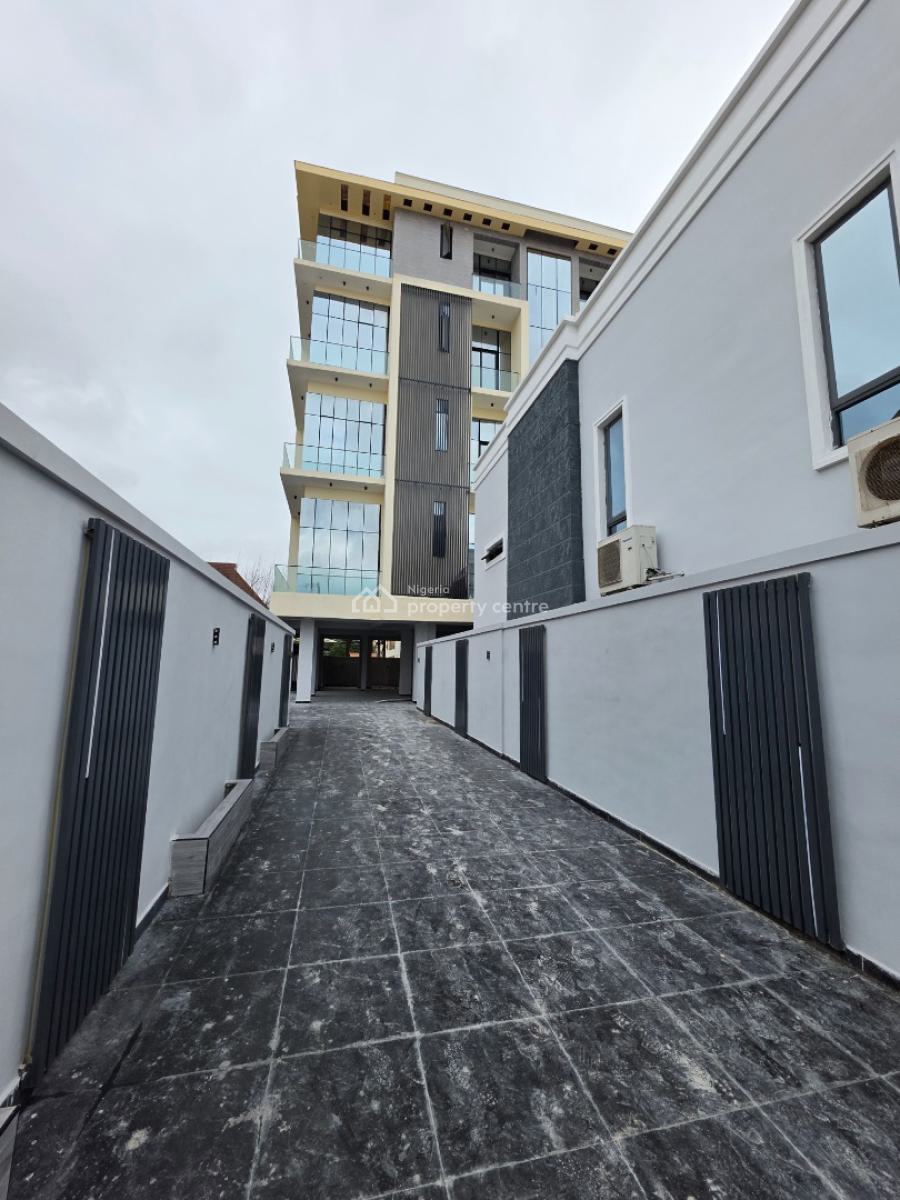 Luxury 3 Bedroom Apartment with Elevator + Swimming Pool, Lekki Phase 1, Lekki, Lagos, Flat / Apartment for Sale