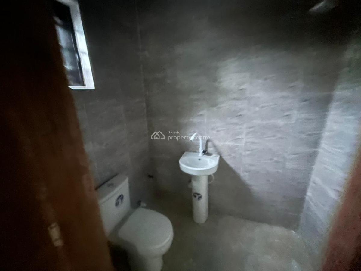 2 Bedroom Apartment, Gra Phase 1, Magodo, Lagos, Flat / Apartment for Rent