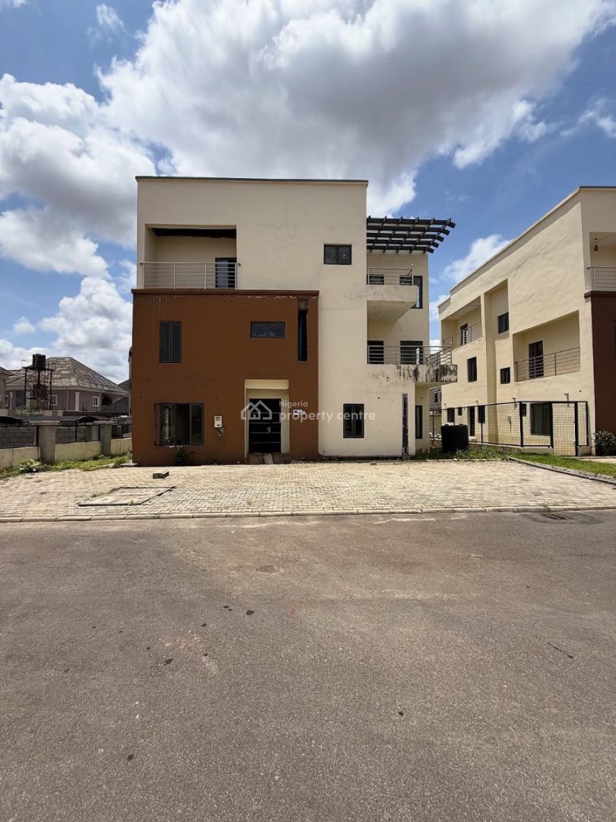 6-bedroom Detached Duplex with Bq 6-bedroom Detached Duplex with Bq, Apo, Abuja, Detached Duplex for Sale
