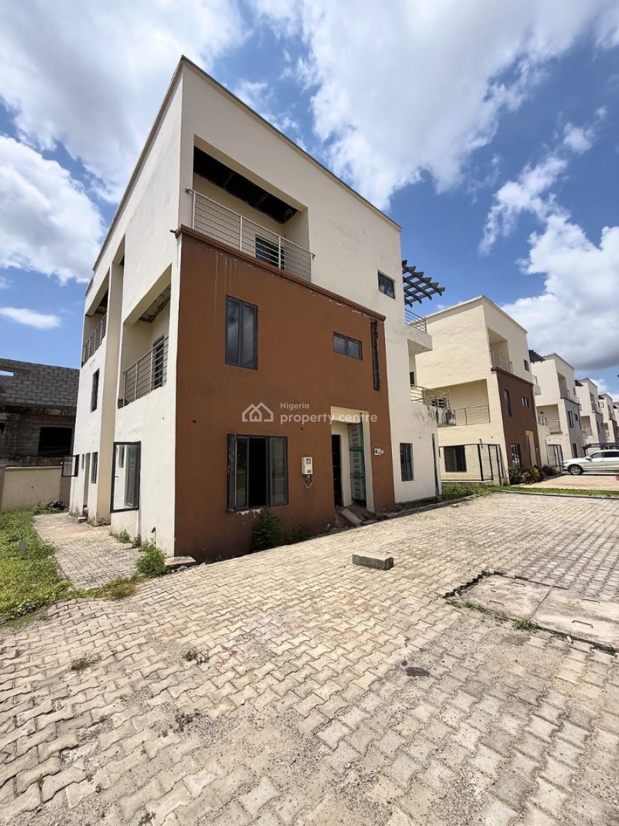 6-bedroom Detached Duplex with Bq 6-bedroom Detached Duplex with Bq, Apo, Abuja, Detached Duplex for Sale
