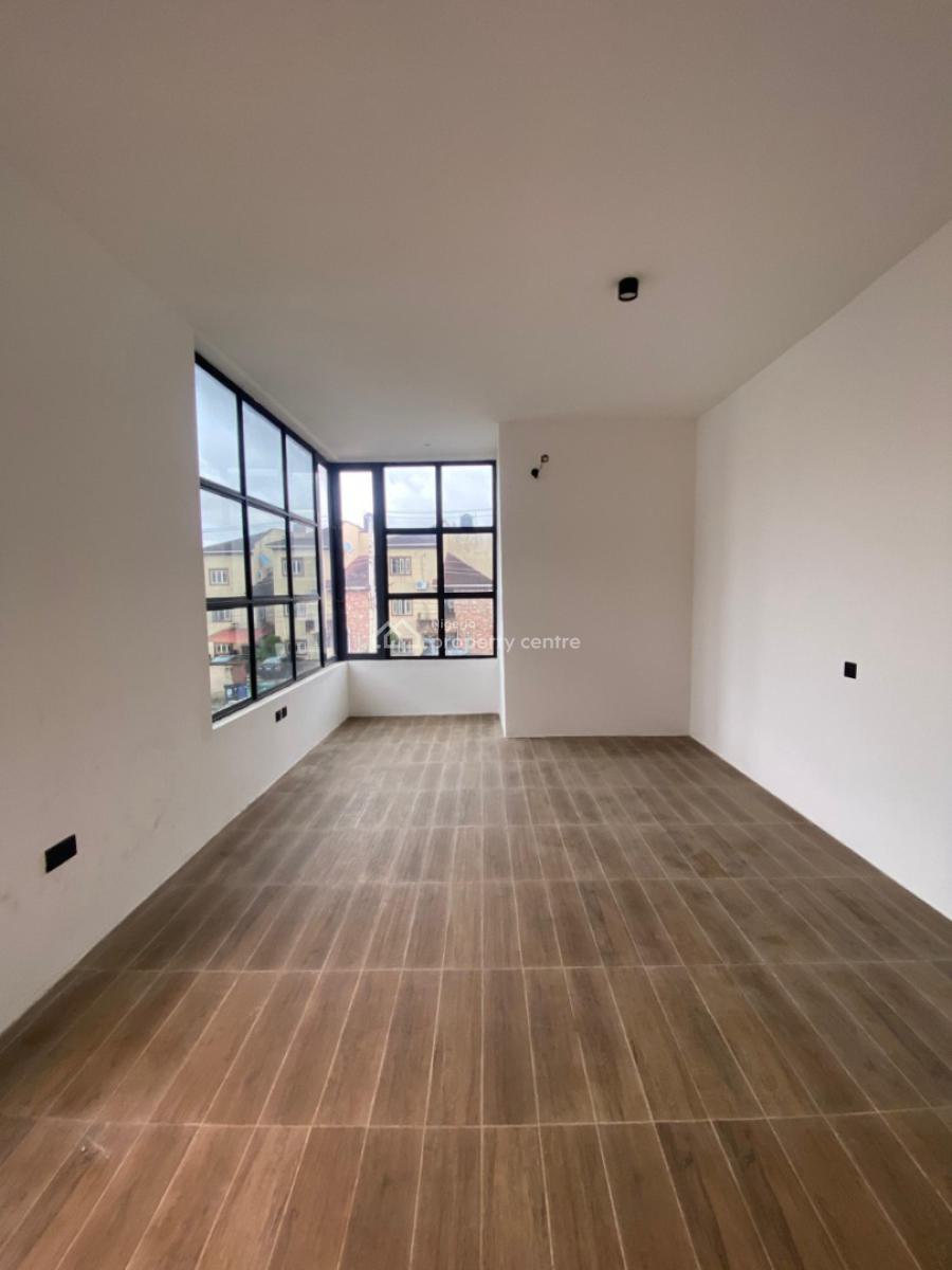 2 Bedroom Flat Apartment with Chefs Quarters and Bq, Agungi, Agungi, Lekki, Lagos, Block of Flats for Sale