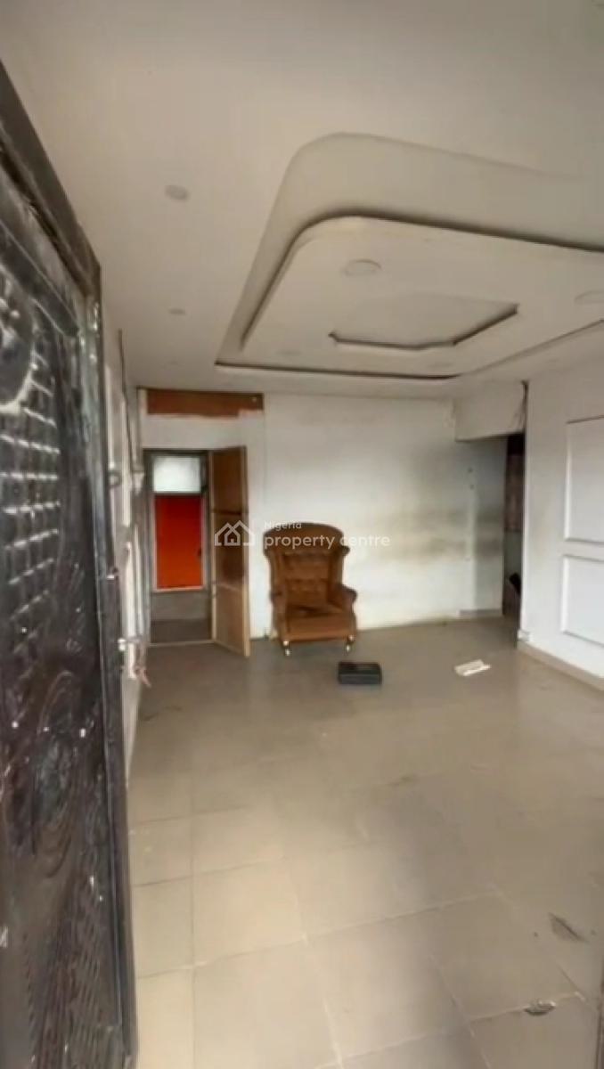 Very Decent and Spacious Upstairs Mini Flat, Off Market Street, Shomolu, Lagos, Mini Flat (room and Parlour) for Rent