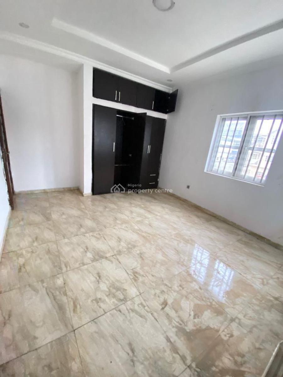 2 Bedroom Apartment Available, Ologolo, Lekki, Lagos, Flat / Apartment for Rent