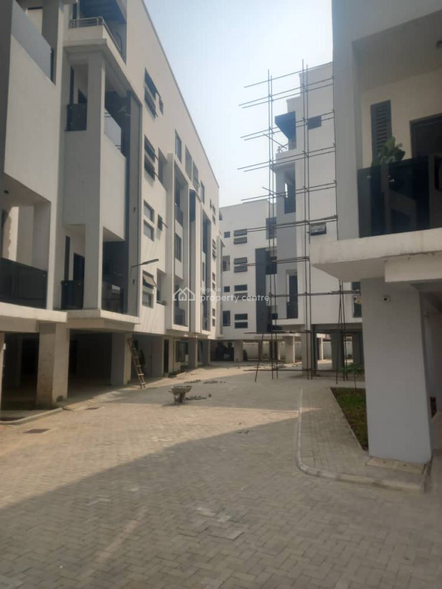Tastefully Finished Service 4 Bedroom Flat with Swimming Pool and Gym, Olaleye Estate, Surulere, Lagos, Flat / Apartment for Sale