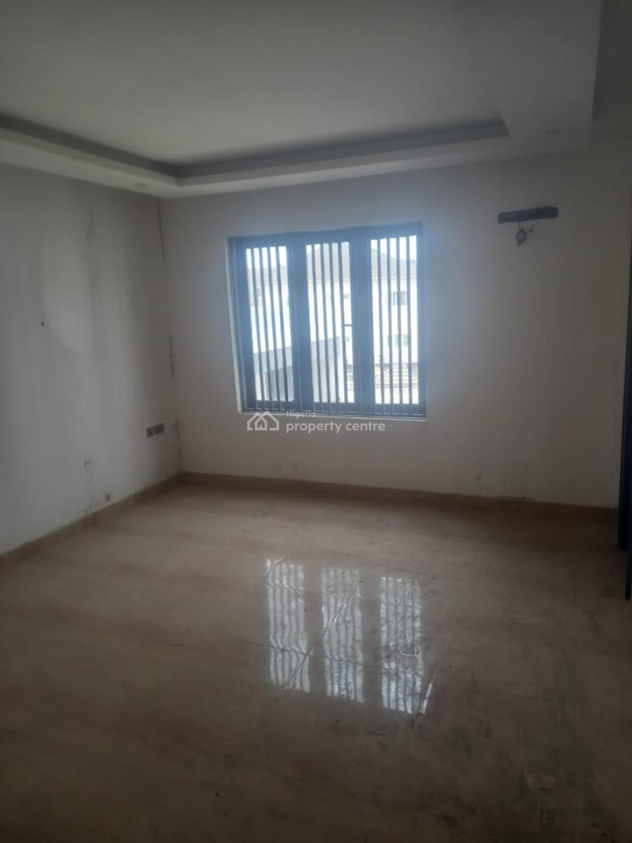 Tastefully Finished Service 4 Bedroom Flat with Swimming Pool and Gym, Olaleye Estate, Surulere, Lagos, Flat / Apartment for Sale