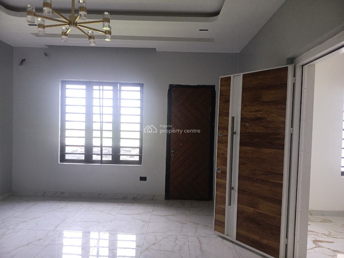 Spacious 2 Bedroom Apartment, Off Freedom Way, Lekki Phase 1, Lekki, Lagos, Flat / Apartment for Sale