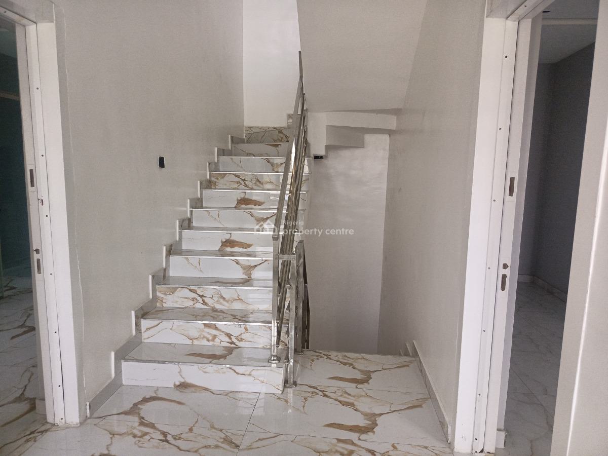 Spacious 2 Bedroom Apartment, Off Freedom Way, Lekki Phase 1, Lekki, Lagos, Flat / Apartment for Sale