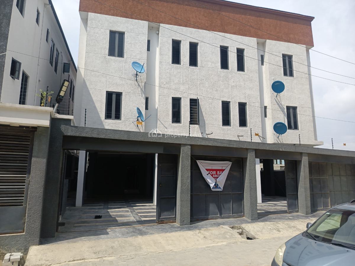 Spacious 2 Bedroom Apartment, Off Freedom Way, Lekki Phase 1, Lekki, Lagos, Flat / Apartment for Sale