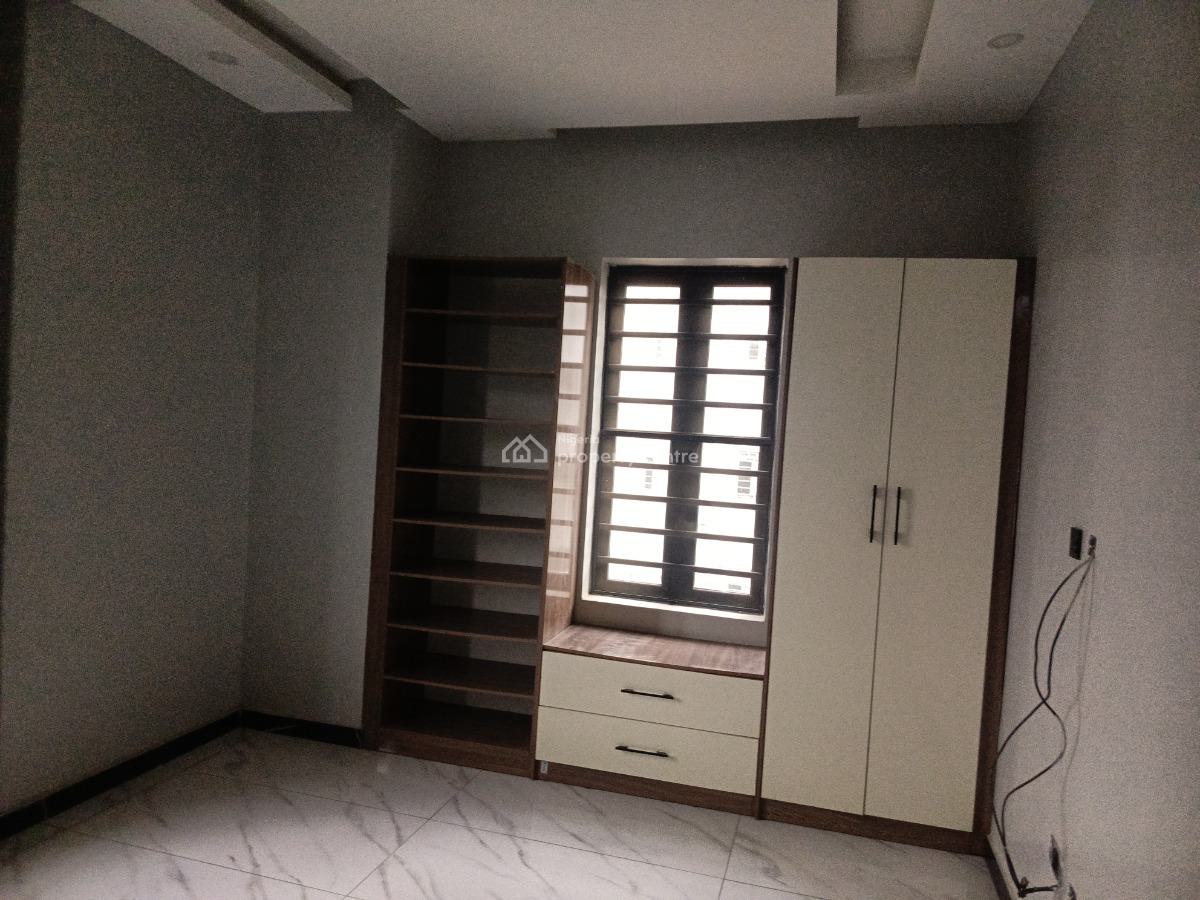 Spacious 2 Bedrooms Apartment, Off Freedom Way, Lekki Phase 1, Lekki, Lagos, Flat / Apartment for Sale