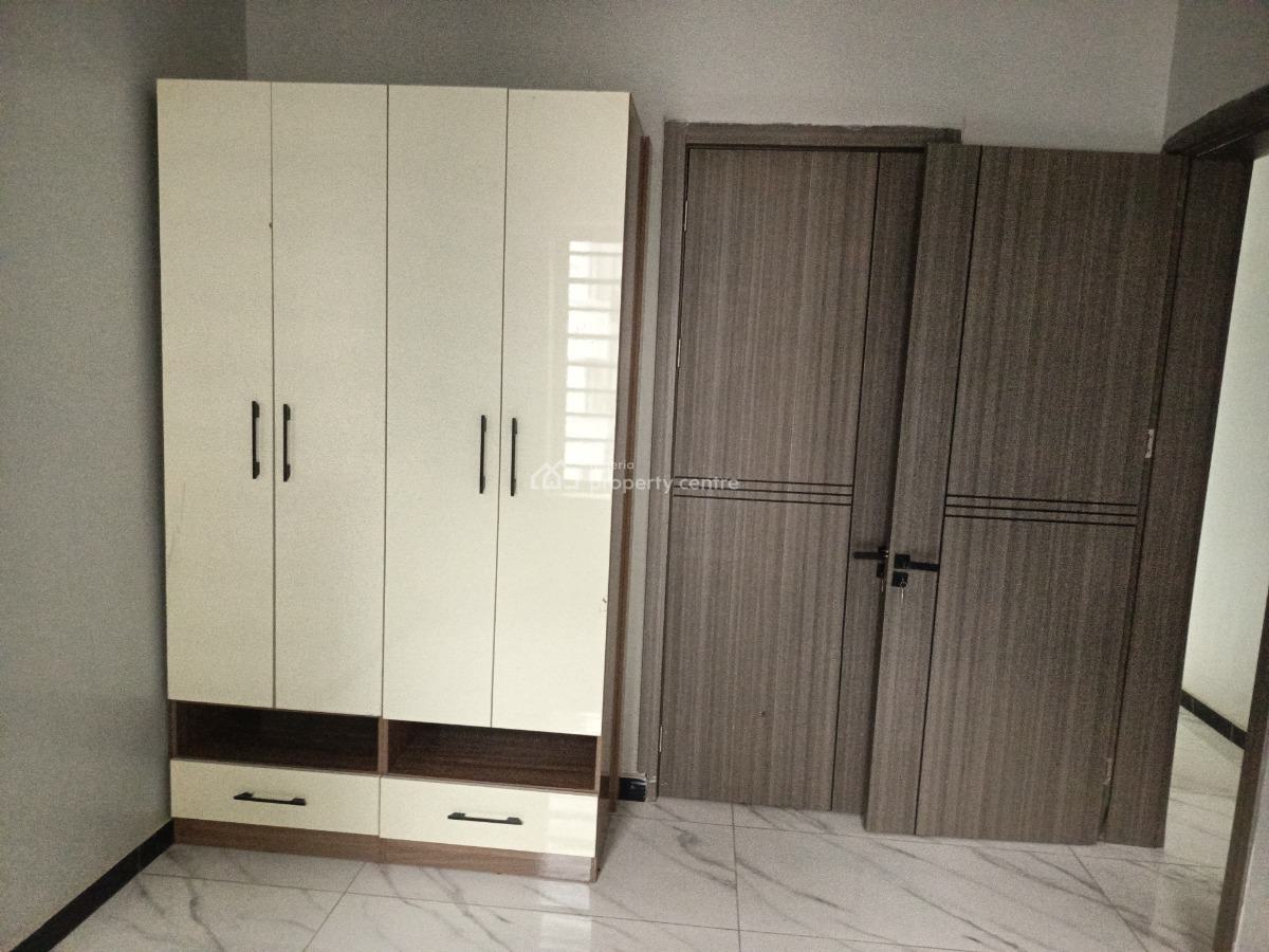 Spacious 2 Bedrooms Apartment, Off Freedom Way, Lekki Phase 1, Lekki, Lagos, Flat / Apartment for Sale