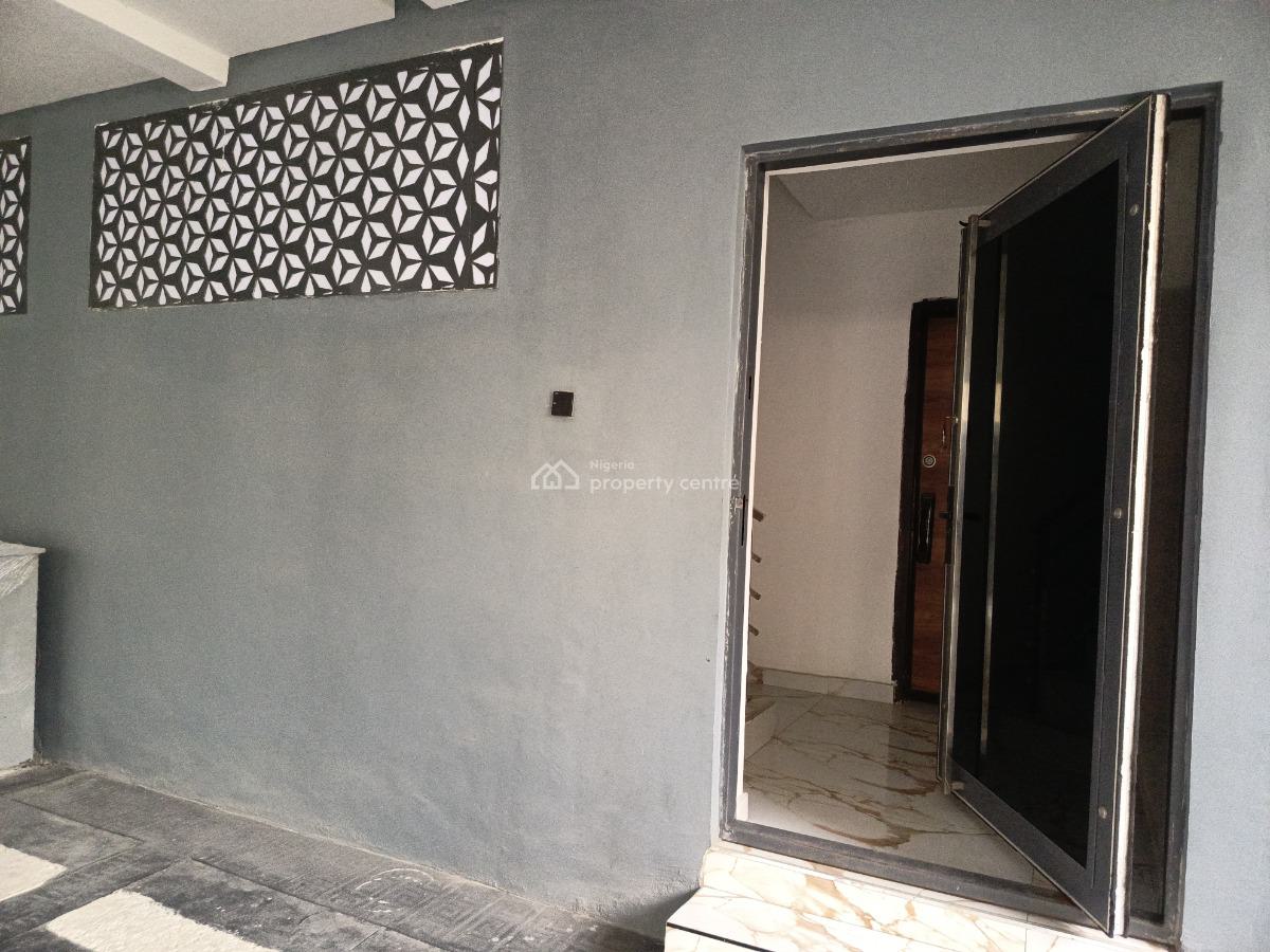 Spacious 2 Bedrooms Apartment, Off Freedom Way, Lekki Phase 1, Lekki, Lagos, Flat / Apartment for Sale