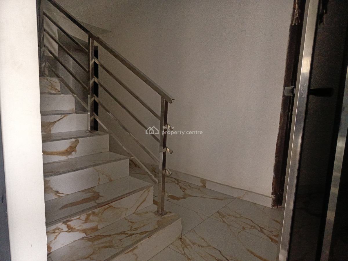 Spacious 2 Bedrooms Apartment, Off Freedom Way, Lekki Phase 1, Lekki, Lagos, Flat / Apartment for Sale