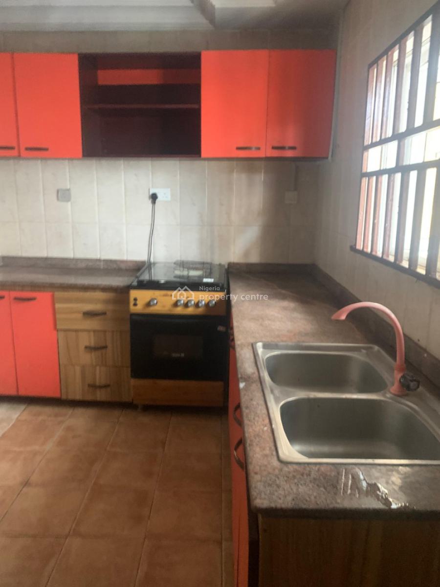 Well Maintained 3bedroom Apartment, Lekki Phase 1, Right Hand Side, Lekki, Lagos, House for Rent