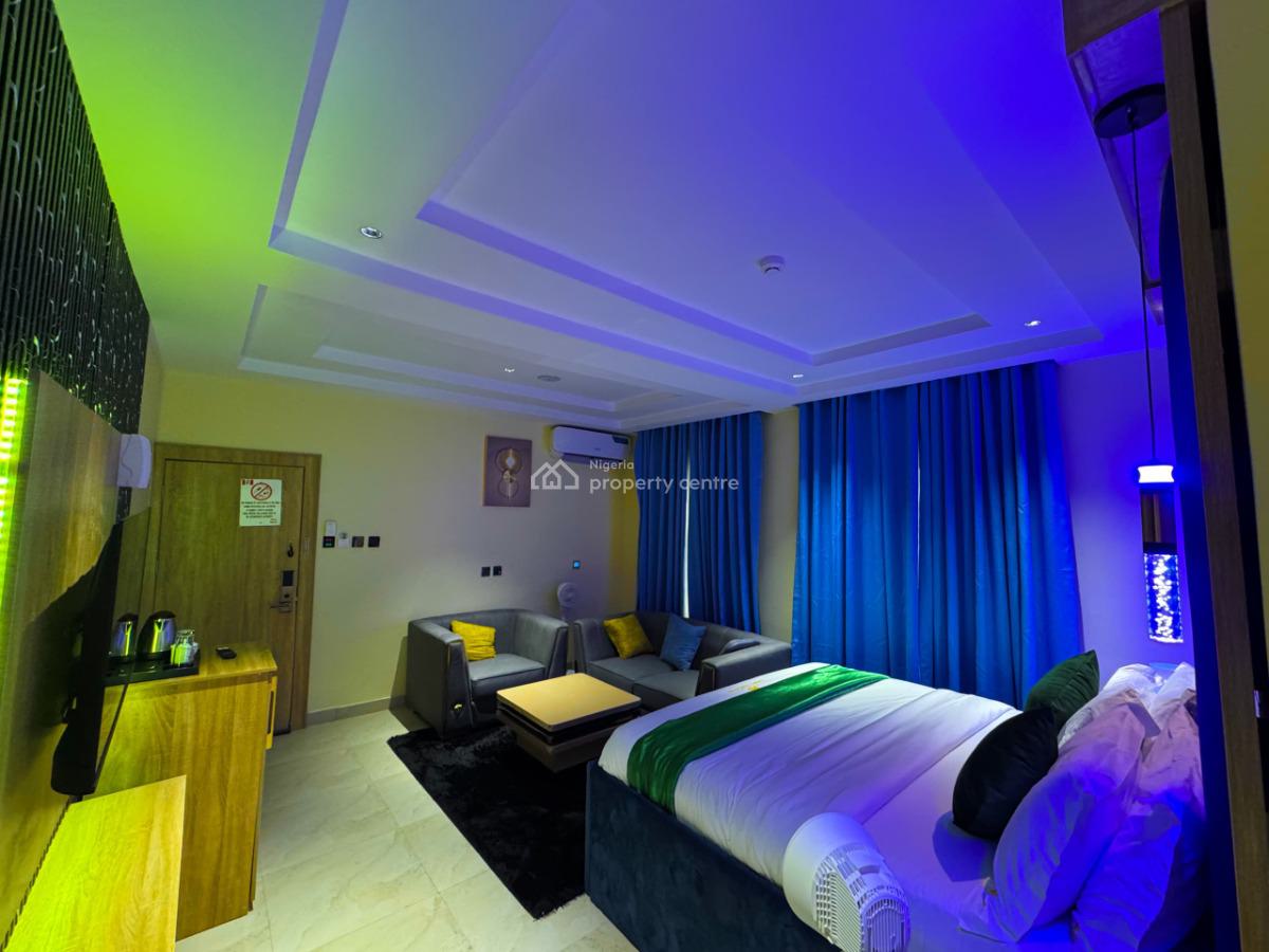 Safari Dream Room, Ago Palace, Isolo, Lagos, Flat / Apartment Short Let