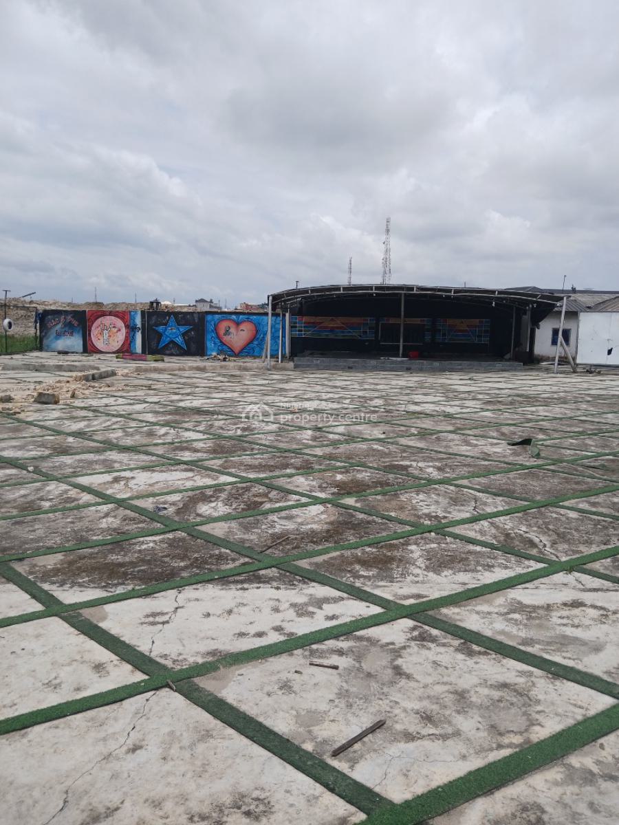 a Very Large Open Space, Along Ado Road, Ajah, Lagos, Restaurant / Bar for Rent