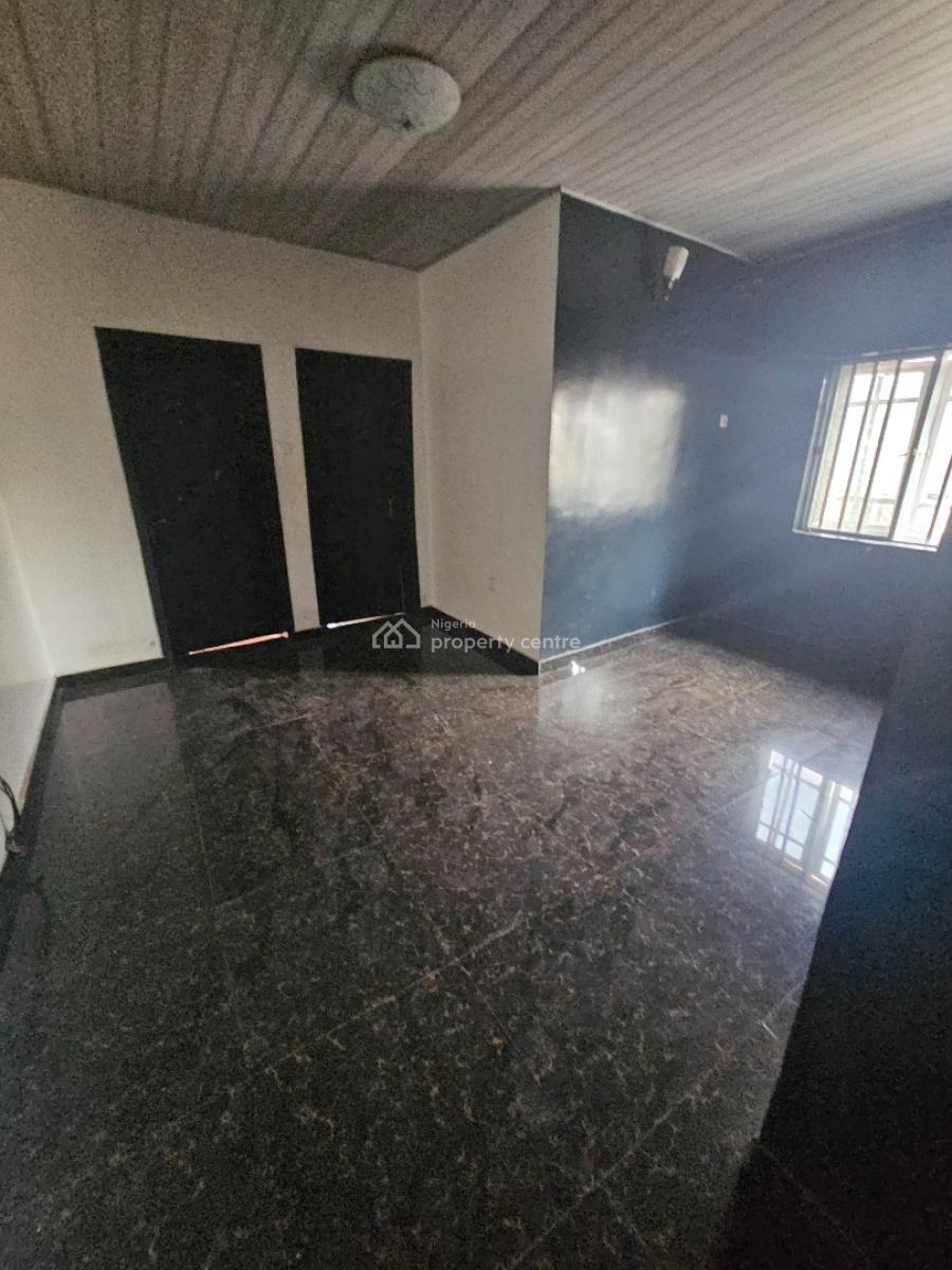 Nicely Renovated 4-bedroom Terrace, Meadow-view Estate, Ogombo, Ajah, Lagos, Terraced Duplex for Rent