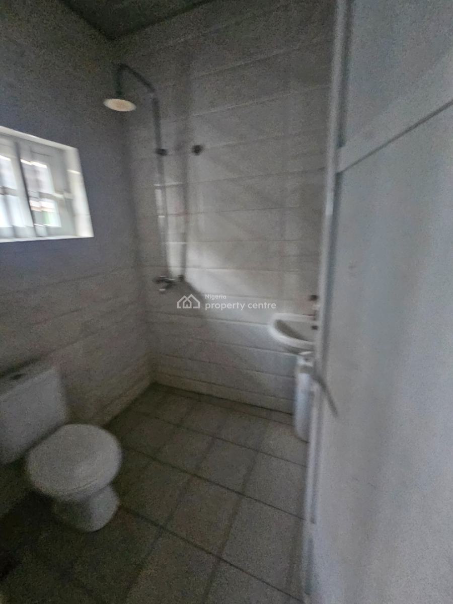 Nicely Renovated 4-bedroom Terrace, Meadow-view Estate, Ogombo, Ajah, Lagos, Terraced Duplex for Rent