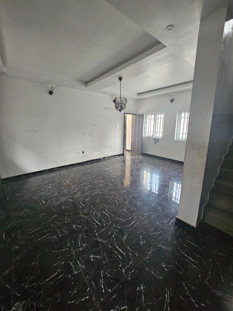 Nicely Renovated 4-bedroom Terrace, Meadow-view Estate, Ogombo, Ajah, Lagos, Terraced Duplex for Rent