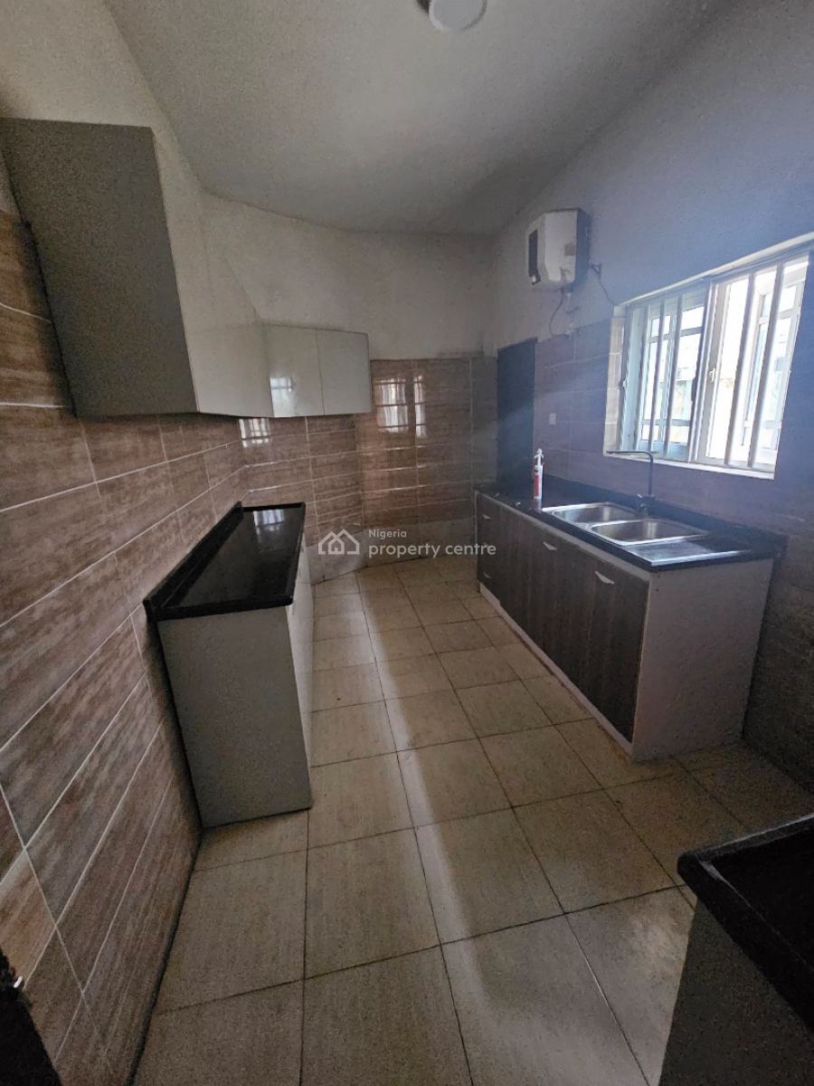 Nicely Renovated 4-bedroom Terrace, Meadow-view Estate, Ogombo, Ajah, Lagos, Terraced Duplex for Rent