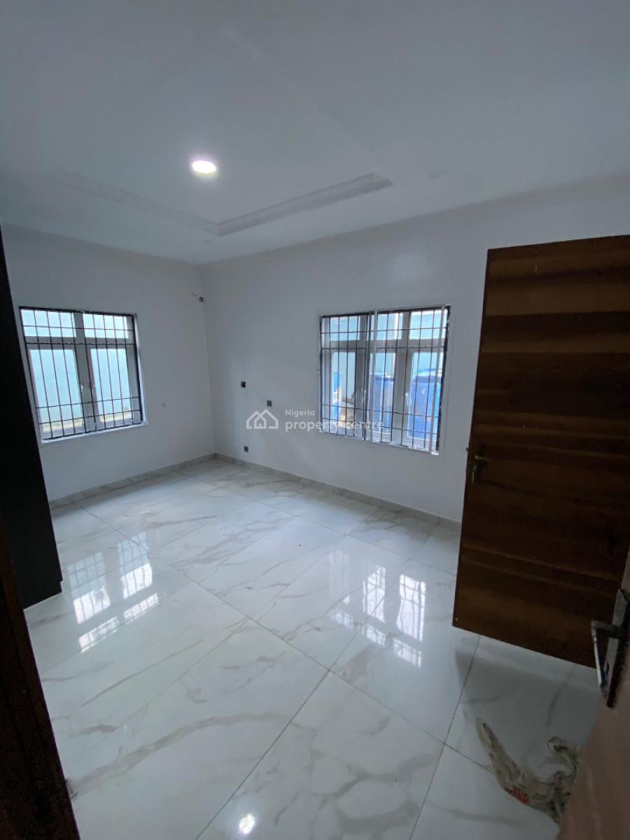 Well Renovated 2 Bedroom Flat in a Serene with Inverter, Lekki Phase 1, Lekki Phase 1, Lekki, Lagos, House for Rent