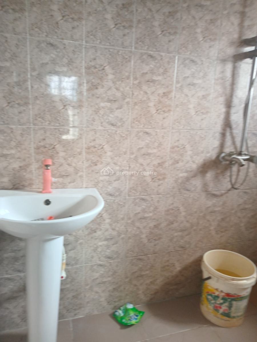 Luxury Miniflat Upstairs Apartment P.o.p Ceilings. Visitors Toilet, Awoyaya New Road Gbetu, Awoyaya, Ibeju Lekki, Lagos, Mini Flat (room and Parlour) for Rent