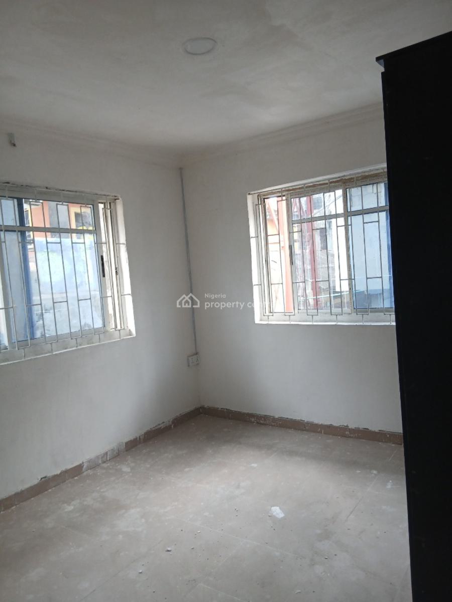 Superb Executive Three Bedroom, Yaba, Lagos, Flat / Apartment for Rent