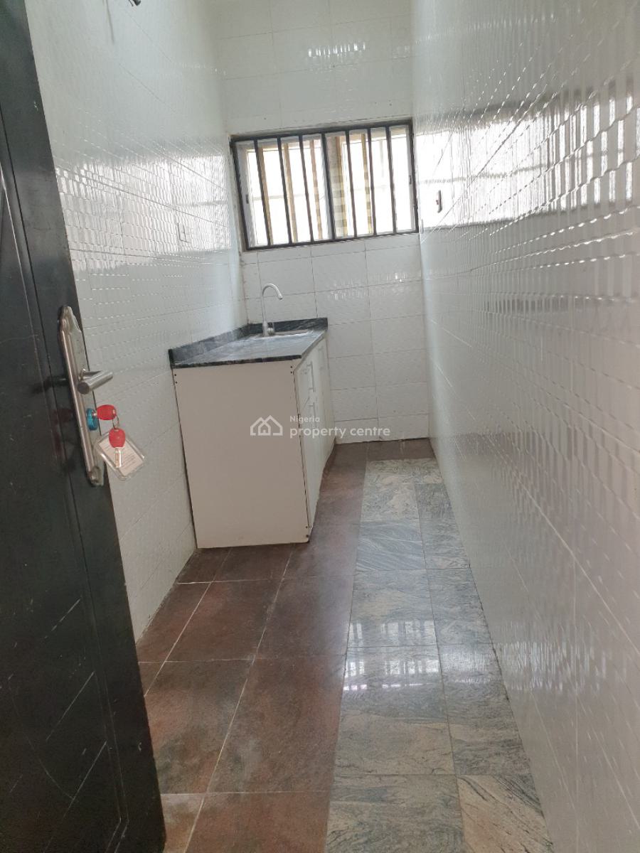 Spacious 2 Bedrooms Flat, Idado Estate, Lekki, Lagos, Flat / Apartment for Rent