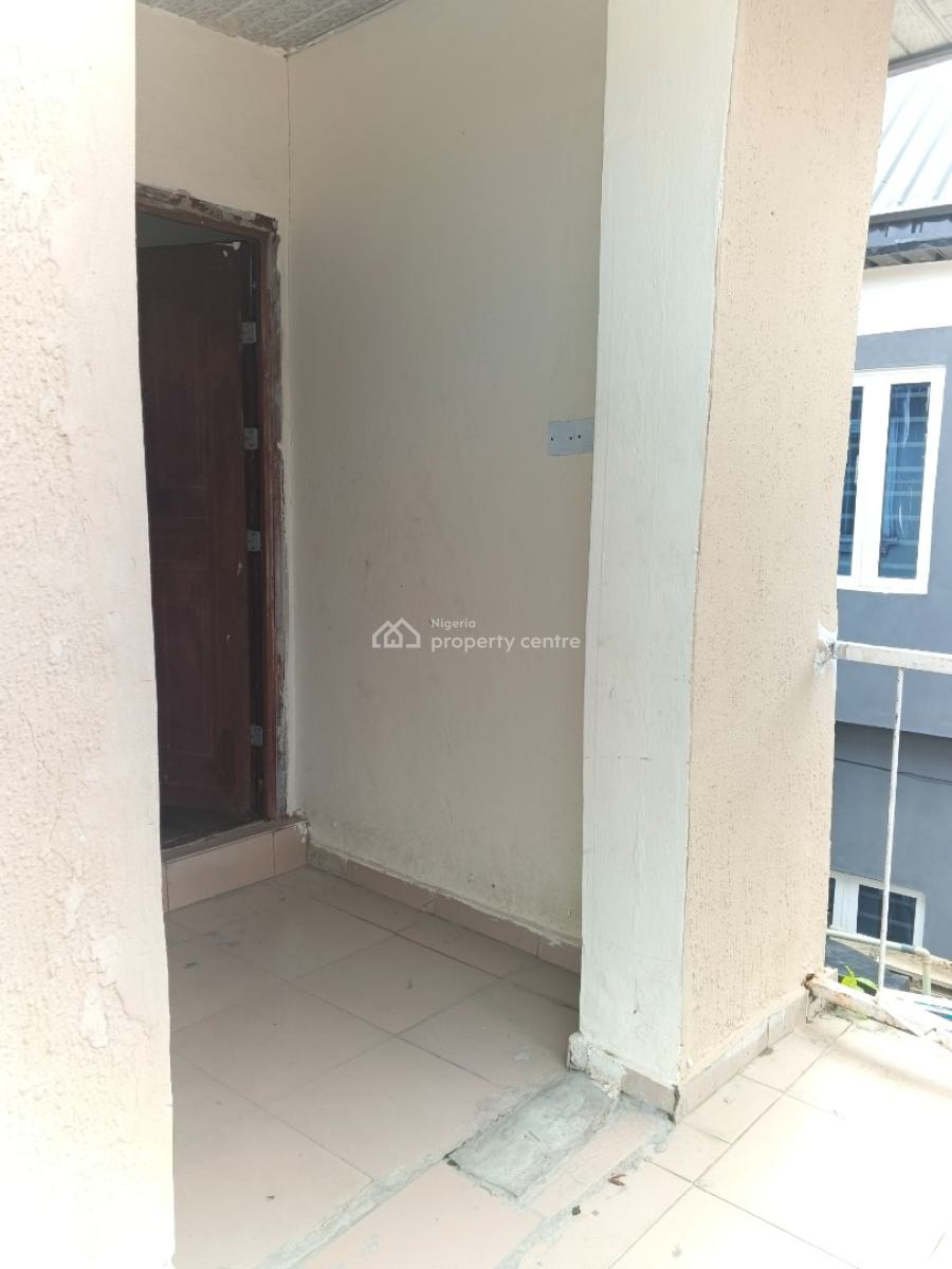 a Lovely Spacious Room Self Contain Upstairs Apartment., Royal Palmwill Estate Badore Road, Badore, Ajah, Lagos, Self Contain (single Rooms) for Rent