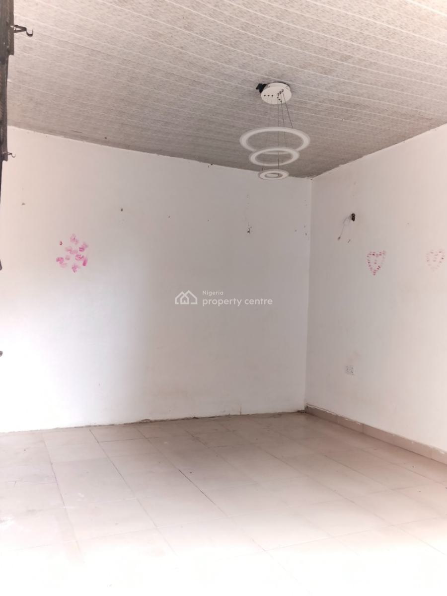 a Lovely Spacious Room Self Contain Upstairs Apartment., Royal Palmwill Estate Badore Road, Badore, Ajah, Lagos, Self Contain (single Rooms) for Rent