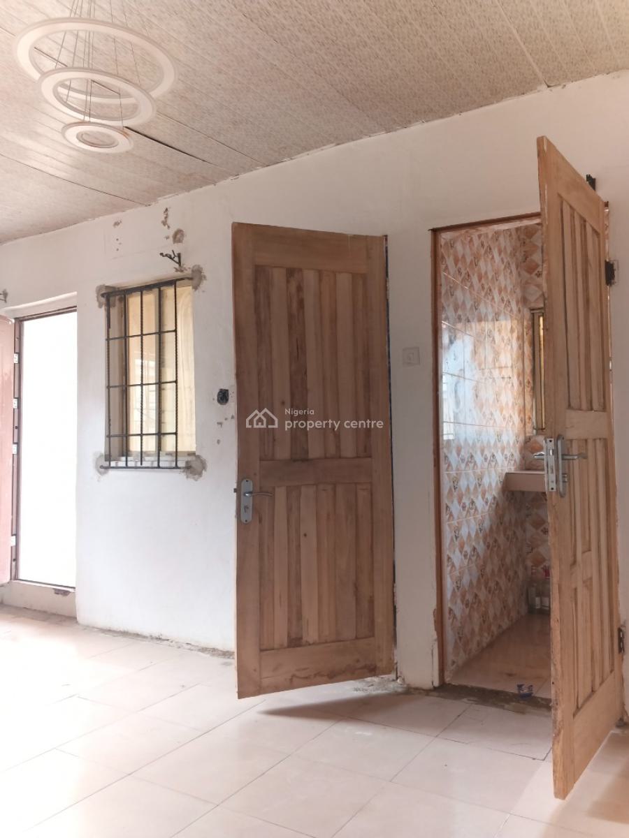 a Lovely Spacious Room Self Contain Upstairs Apartment., Royal Palmwill Estate Badore Road, Badore, Ajah, Lagos, Self Contain (single Rooms) for Rent