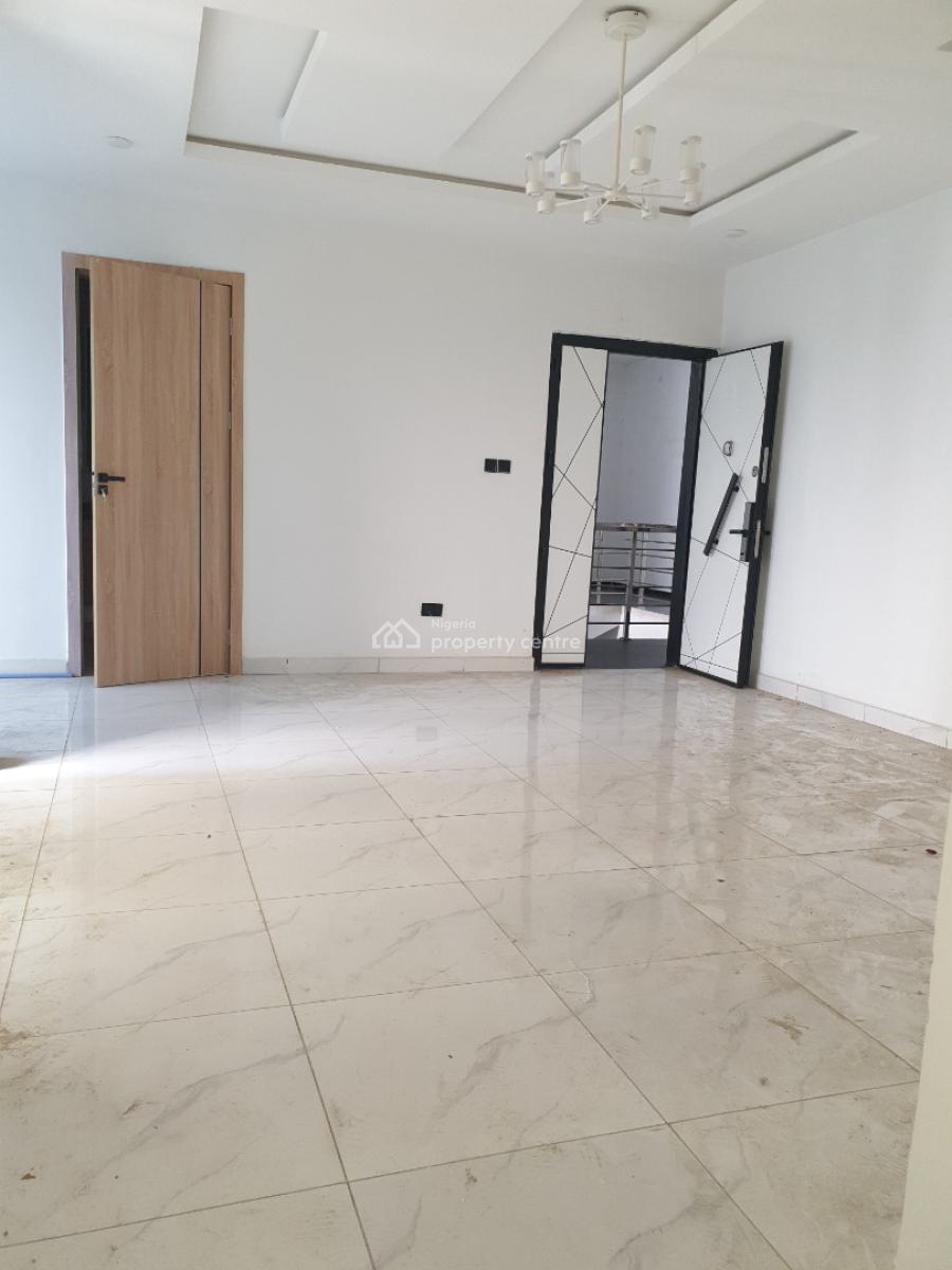 Spacious 2bedroom Service, Ologolo, Lekki, Lagos, Flat / Apartment for Rent