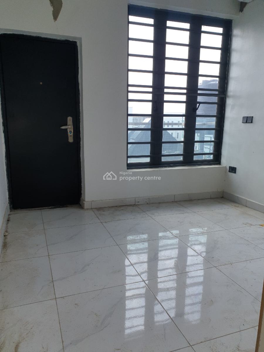 Spacious 2bedroom Service, Ologolo, Lekki, Lagos, Flat / Apartment for Rent