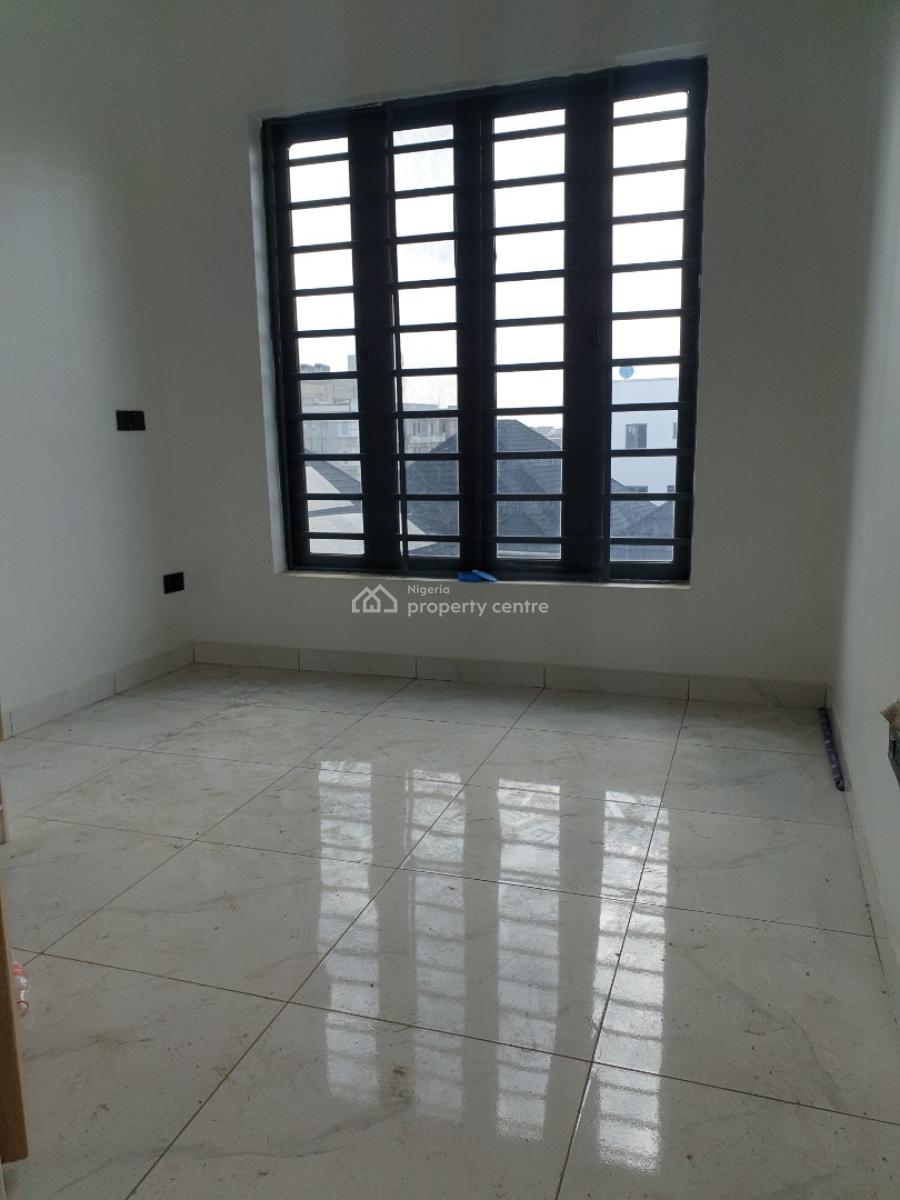 Spacious 2bedroom Service, Ologolo, Lekki, Lagos, Flat / Apartment for Rent