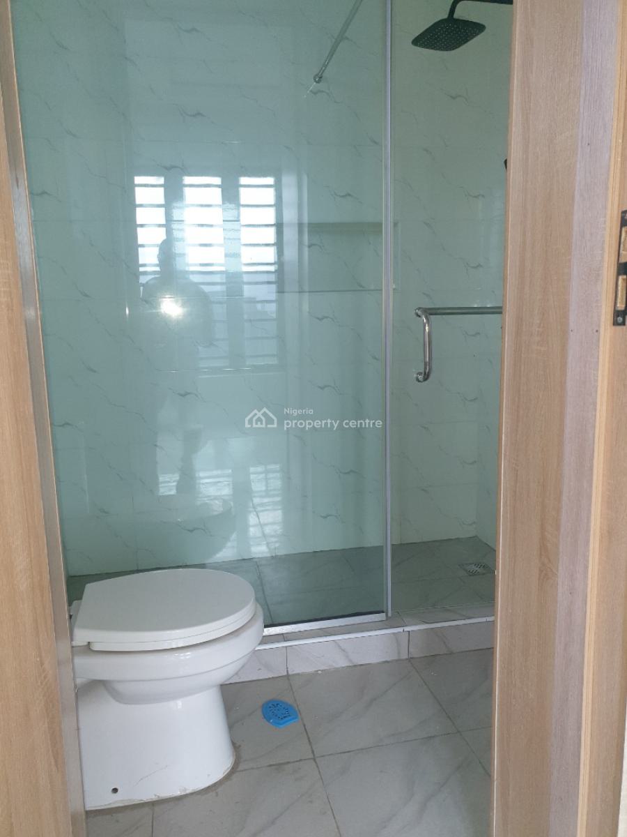 Spacious 2bedroom Service, Ologolo, Lekki, Lagos, Flat / Apartment for Rent