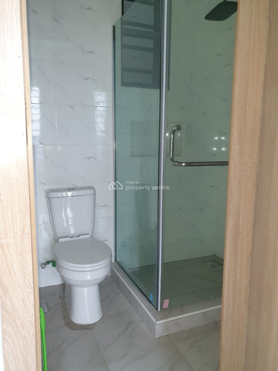 Spacious 2bedroom Service, Ologolo, Lekki, Lagos, Flat / Apartment for Rent