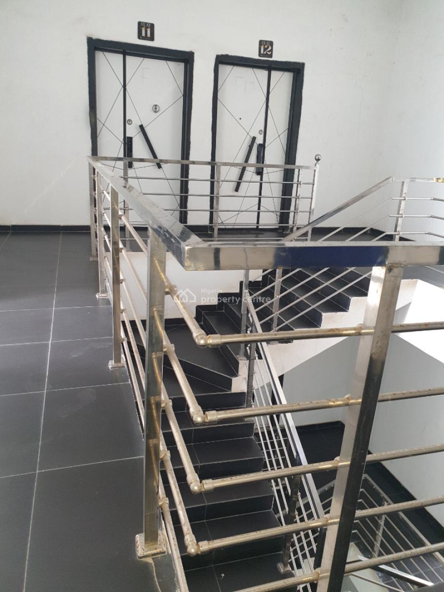 Spacious 2bedroom Service, Ologolo, Lekki, Lagos, Flat / Apartment for Rent