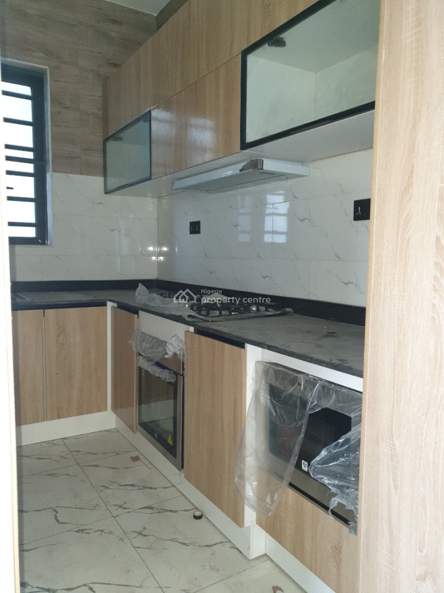 Spacious 2bedroom Service, Ologolo, Lekki, Lagos, Flat / Apartment for Rent