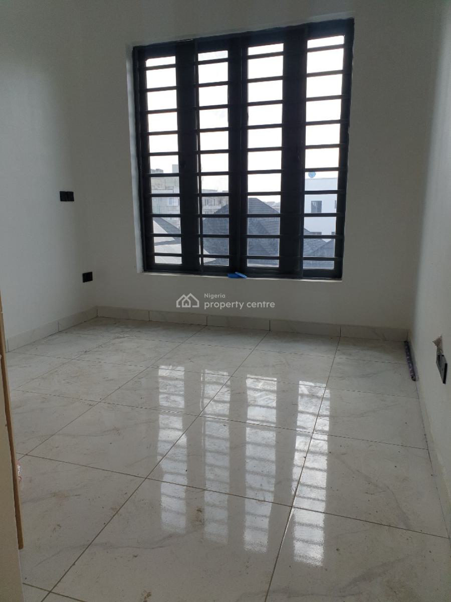 Spacious 2bedroom Service, Ologolo, Lekki, Lagos, Flat / Apartment for Rent
