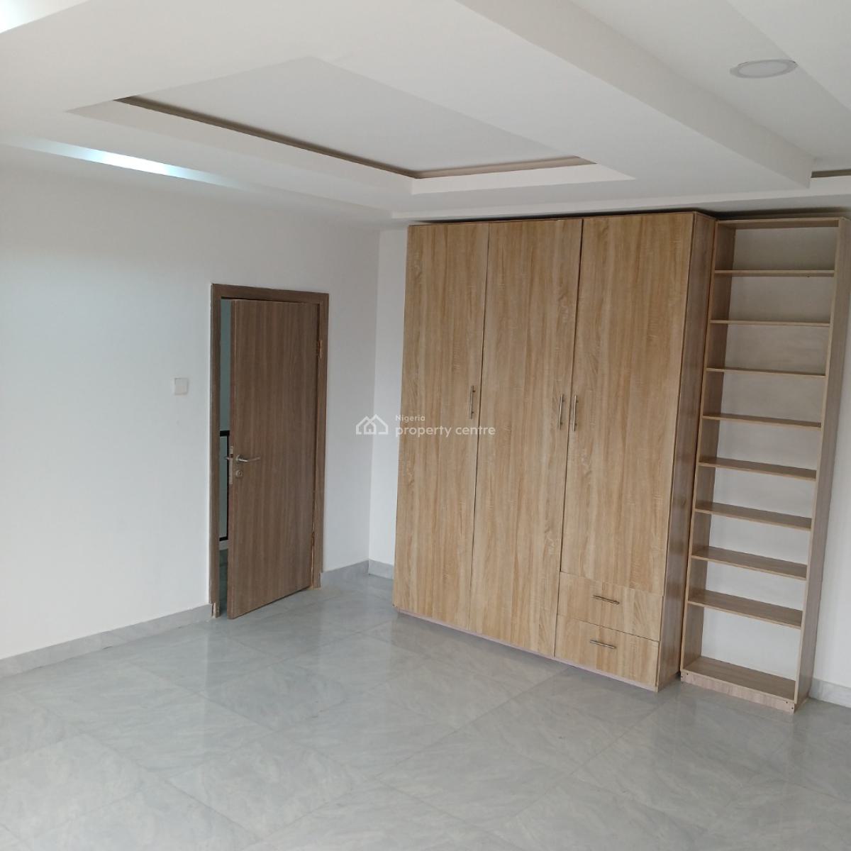 an Exquisite 4 Bedroom Terrace with 1 Study Rm, 1 Bq in Ologolo, Lekki, Ologolo, Lekki, Lagos, Semi-detached Duplex for Sale