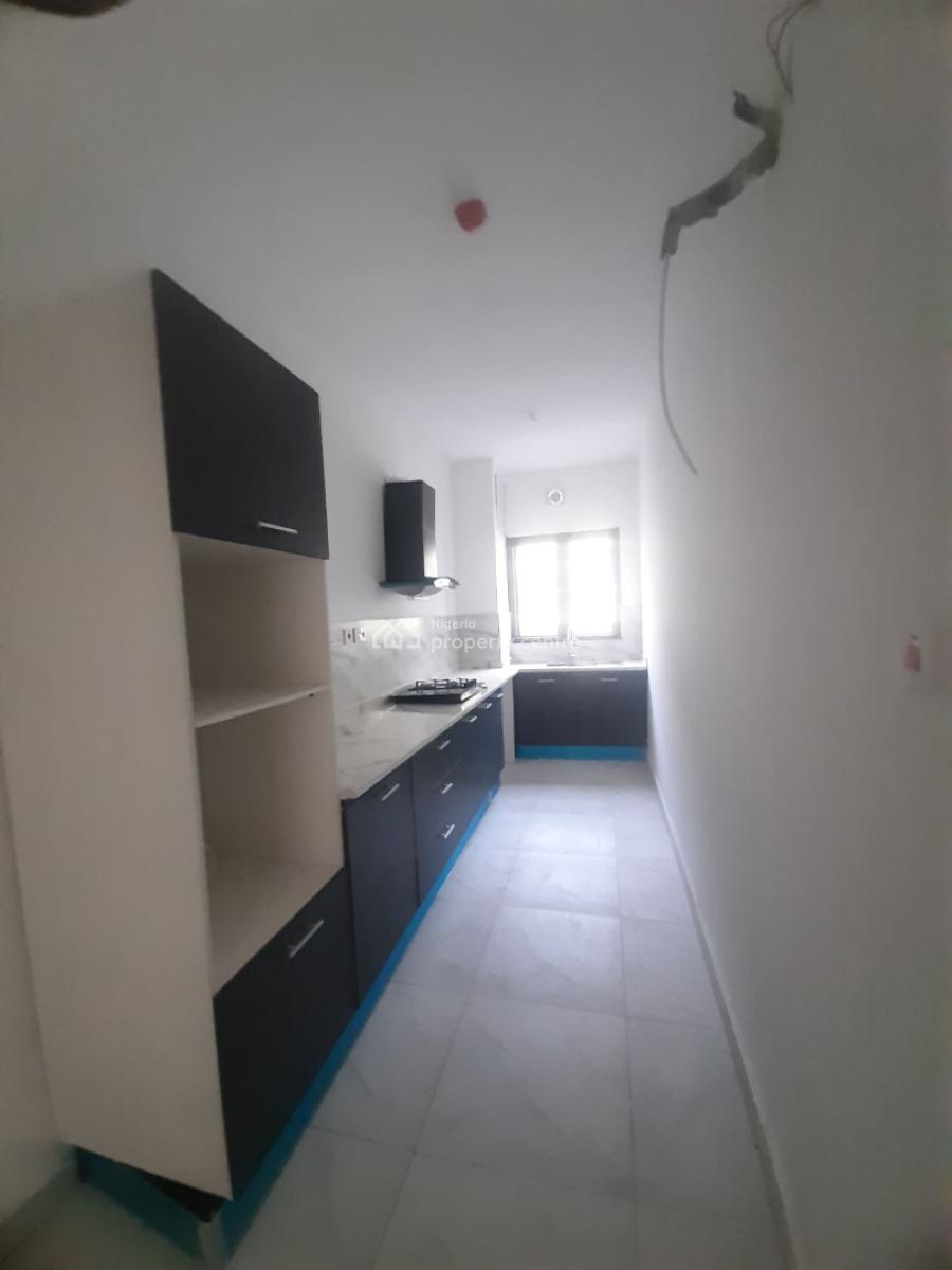 New and Serviced with 24/7 Power Supply 2 Bedroom En-suite Flat with F, Lekki Phase 1, Lekki, Lagos, Flat / Apartment for Sale